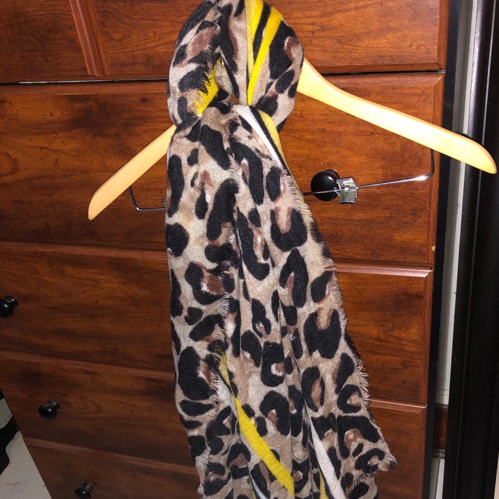 E&J Scarf